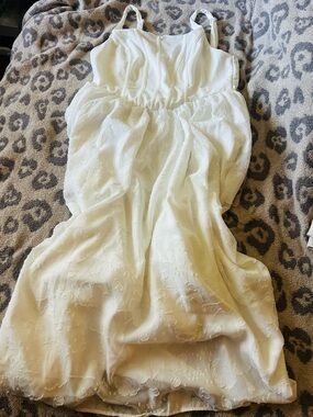 SHEIN Curve White Lined Dress Tag Detail